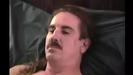 Amatör olgun adam ed dövüyor ve boşalıyor