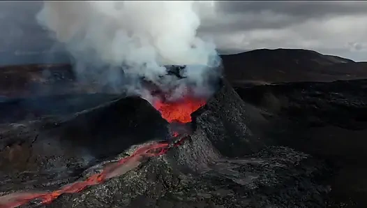 A stranger from Tinder ends up in my bed fucking without asking many questions