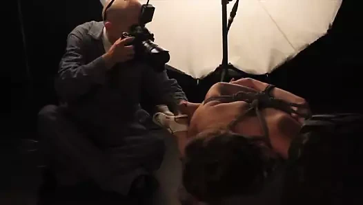 Benim haraç için alexis adams esaret oturum arka planda