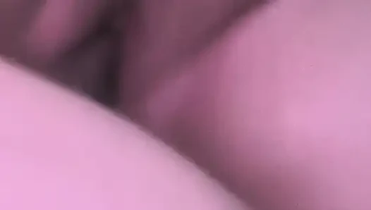 Diğerleri duysun diye köylü kızla yavaşça seks yapıyor