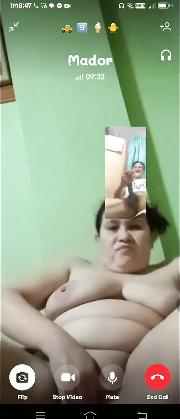 Video call seks yapmadan önce dans ediyor