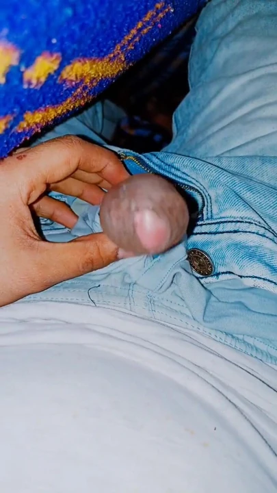 18 yaşındaki okul çocuğu kesilmemiş kirli horoz ön vücut gösteren | Klip 2