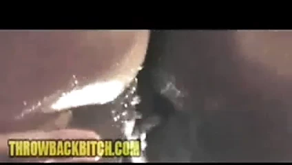 Kolej genç her gün sigara içmek ve çük yemek için okuldan ayrılıyor