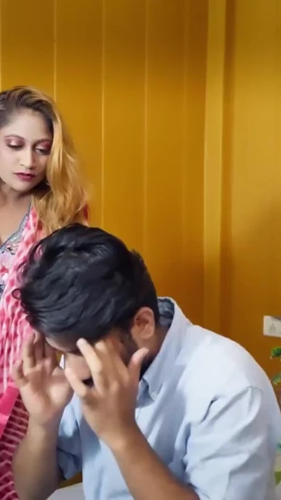Komşu bhabhiyi evine çağırıp seksi bhabhiyle sertçe sikişiyor Hintçe Sesli | Bölüm 1