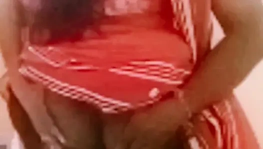 Hintli hintli tamil iri güzel evli kadın latha ayakta sarılıyor götünü sıkıyor ve borç ödemesi için finansçı tarafından amcık yalıyor!