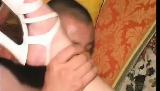 İri göğüslü kızıl saçlı orta yaşlı seksi kadın sikiliyor ve ağzına bolca ateşli döl boşalıyor