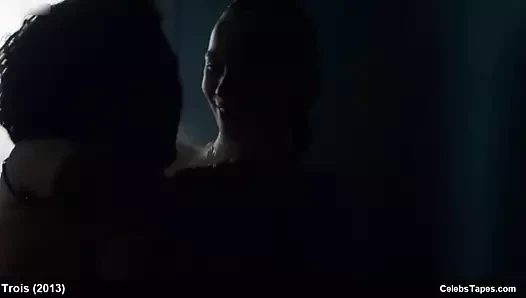 teen ünlü lea mesnil frontal çıplak ve seksi film sahneleri