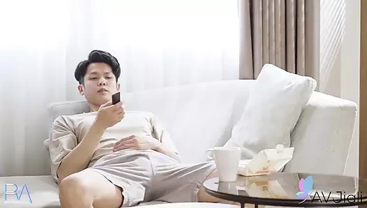 Hemşire Ranako hastasını baştan çıkarıyor ve sikiyor