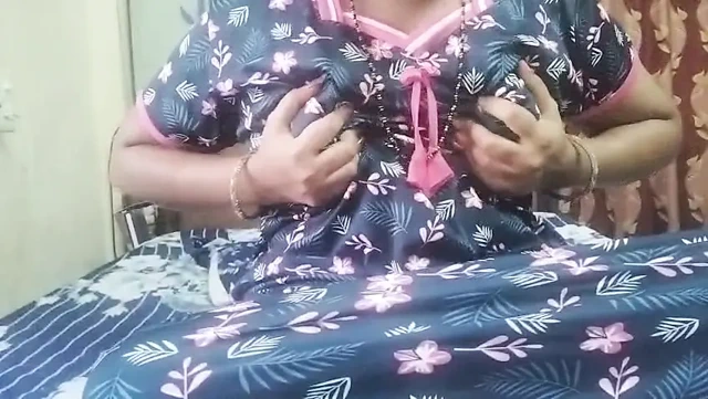 Hintli güzel Telugu teyze salatalık telugu sesiyle mastürbasyon