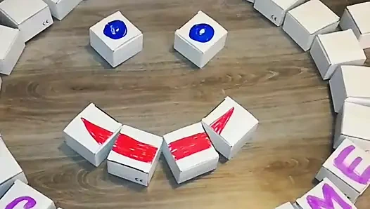 Bayan l kağıt kutuları eziyorum.(video kısa versiyonu)