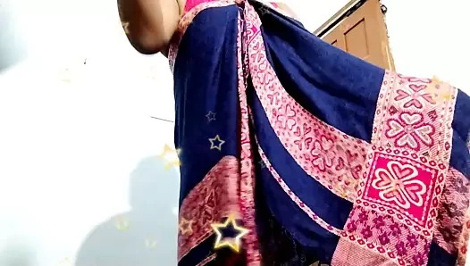 Hint kolej kız yalnız içinde ona oda hoşlanır öz kahrolası