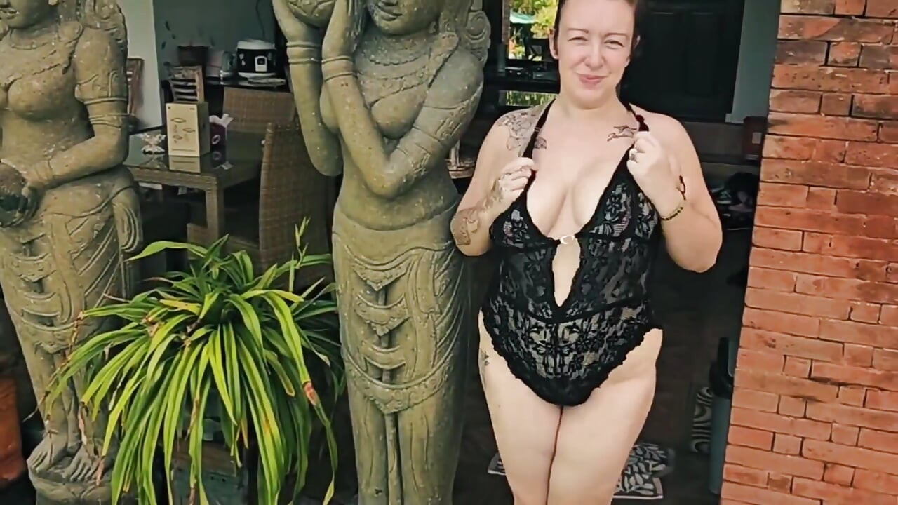 Kamera şovundan Jade fışkırtma gösterisi