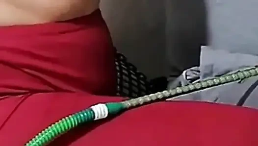 Üvey anne cummy tangasını kokluyor - bu baba değil, senin lanet yükün!