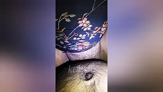 Hintli teyze göt deliğiyle amını parmaklıyor