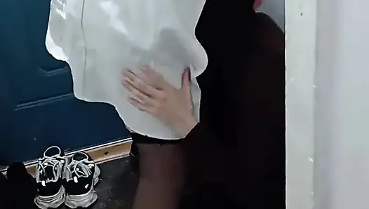Orta yaşlı seksi lezbiyen doktor bir hastanın ağzına boşalıyor