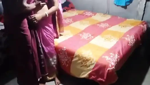 Ben ve kocam Hintli anal romantik sikişiyor