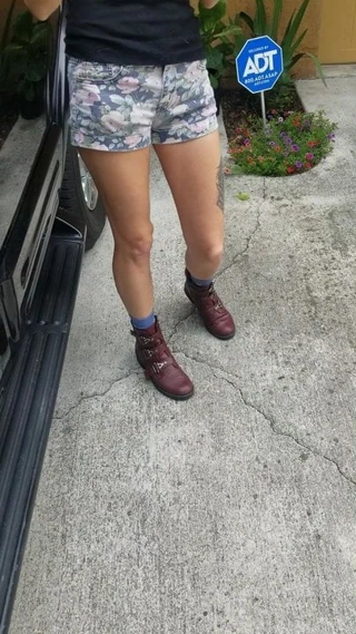 Sıcak dövmeli bayan ile bot bölüm üç