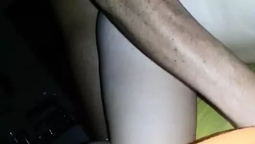 Doggystyle sikme için amatör pale kolej sürtük