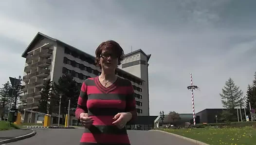 Otel spası - Alman orta yaşlı seksi kadın sikiliyor