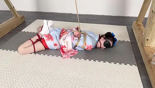 Güneşli bir günde kimono giymenin doruk versiyonu