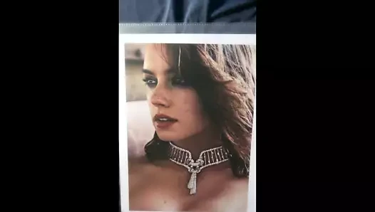 Daisy Ridley boşalıyor #2