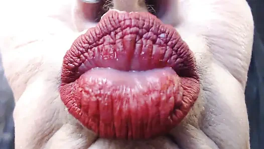 Süper ördek yakın çekim ruj kırmızı mat