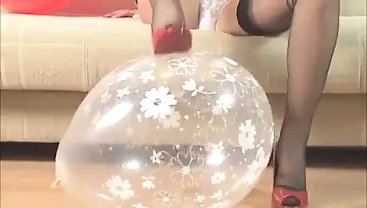 Naylon çoraplı Kelly