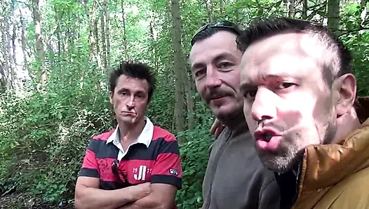 Sürtük kız üçlü sekste sikiliyor