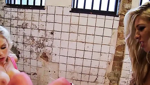 Ateşli kızlar gecesi!