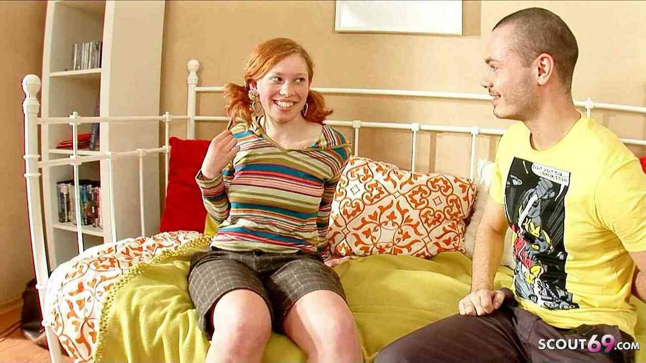 Minik zencefil genç 18 - pompalanan kedi ile ham kızlığını bozma seks