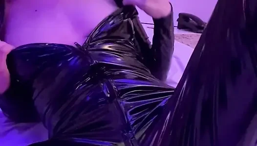 Hot seduces puts her hand in her pussy and tries to put the dildo together