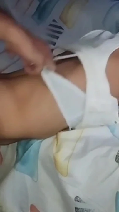 Veneca sarkık memeli olgun zayıf amını satıyor ve onu prezervatifsiz sikiyor Cúcuta Kolombiya | Klip 1
