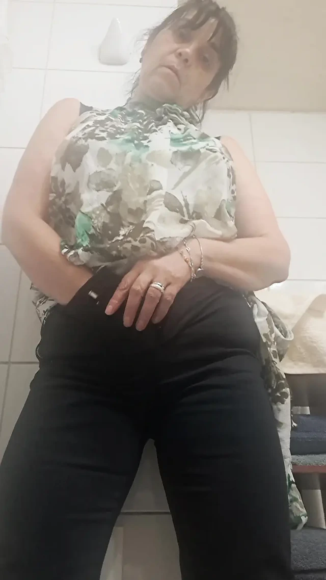 Hızlı banyoda bir tutku anı