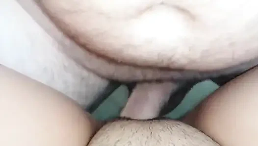 Emma binmeyi ve amına boşalmayı seviyor