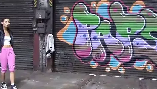 Köle tüm gün eşek büfesinde yemek alır