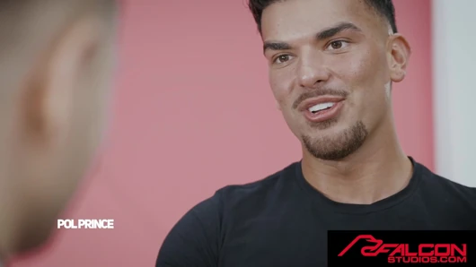 FALCON STUDIOS - üniversite arkadaşları yaşlı delikanlı tarafından spontane üçlü grupta sikiliyor