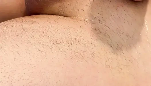 Ayaklarla sağılan horoz