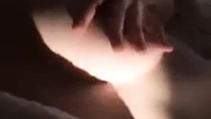 Göğüsleriyle oynayan on