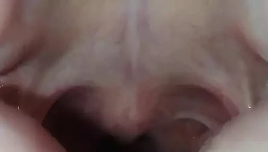 Seksi Hint kız koyarak parmaklar içinde kedi