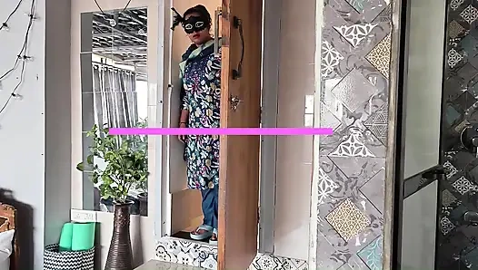 Ev Sahibi Hizmetçi Ile Sikişiyor