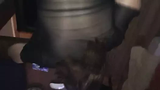 Babbel Man und sissy in Doggy gefickt