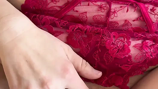 İçimde sert bir yarak varken göğüslerim sızdırılıyor