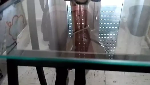 Ofiste mastürbasyon ve orgazm, iş arkadaşları yan tarafta