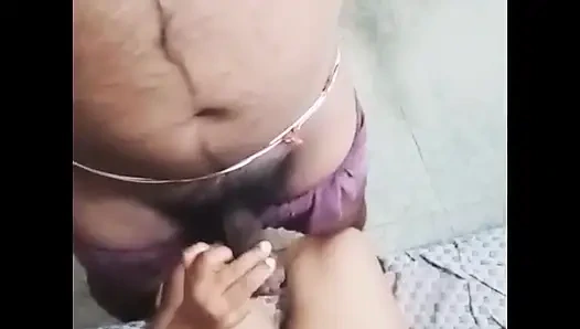 Hintli büyük memeli teyze