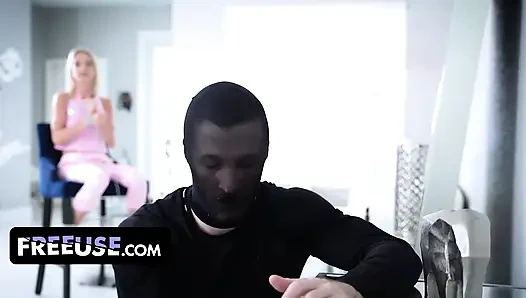 Payton Avery'nin en karanlık fantezisi sert bir şekilde geldiğinde gerçek oluyor