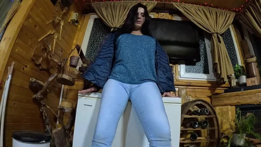Cameltoe MILF Dances, Teases & Pees in Her Jeans - Wet Fetish Fantasy 335