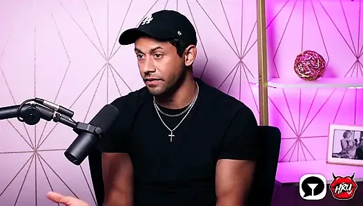 Alex Jones boyut, performans kaygısı ve baskı hakkında gerçekleşiyor