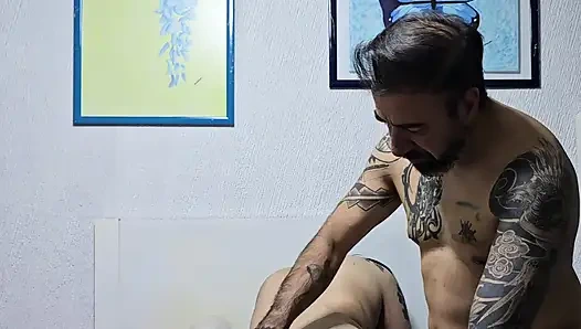 Riva seks makinesi ve anal tıkaçla çifte penetrasyon yapıyor