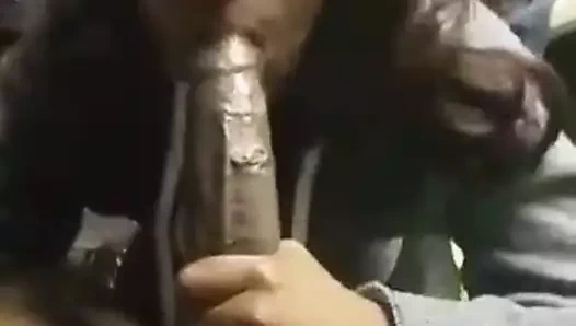 Wufe'un götünü aldatıyor