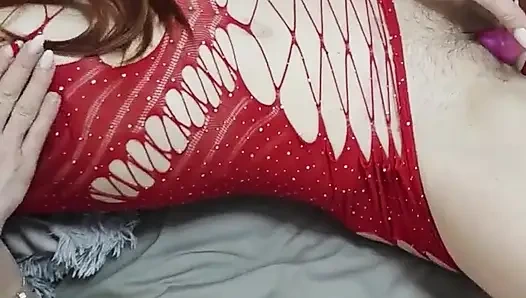 Güzel Azgın Kız Islak Amcığıyla Oynuyor, Dildo Iş Başında